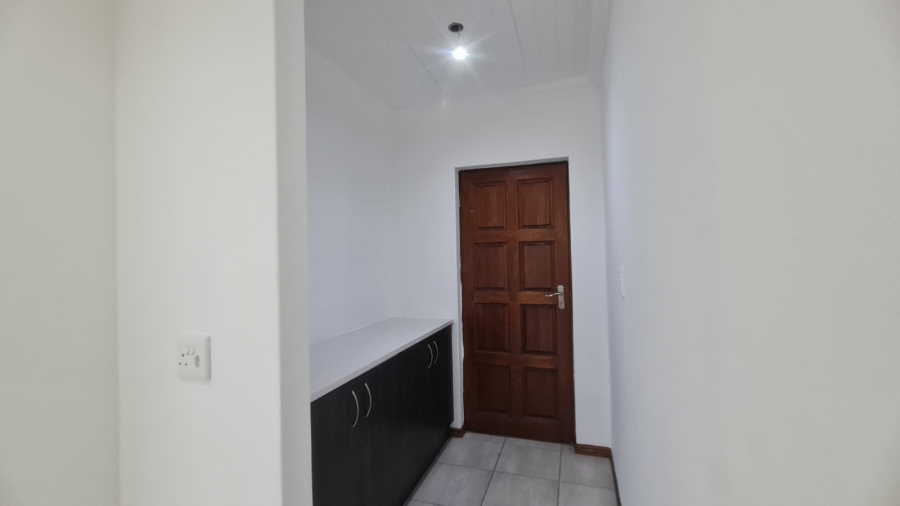 To Let 2 Bedroom Property for Rent in Hagley Western Cape